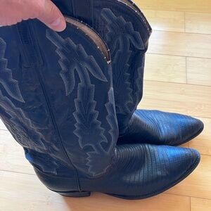 Dan Post Cowboy boots in blue lizard skin.